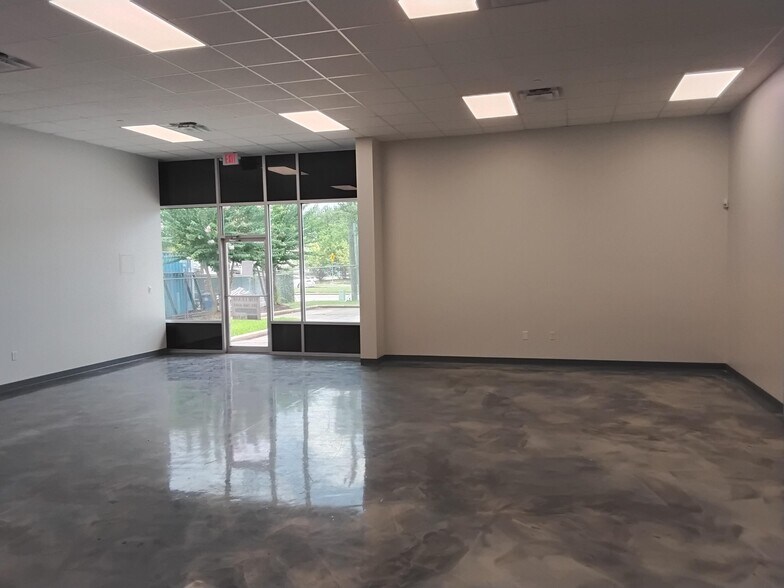 7265 W 43rd St, Houston, TX à louer - Photo de l’immeuble – Image 3 sur 11