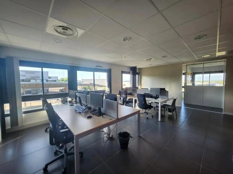 Bureau dans Montpellier à louer - Photo de l’immeuble – Image 1 sur 14