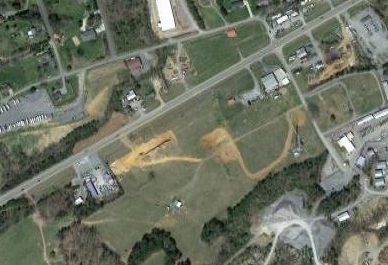 1945 Newport Hwy, Sevierville, TN à louer - Photo principale – Image 1 sur 7