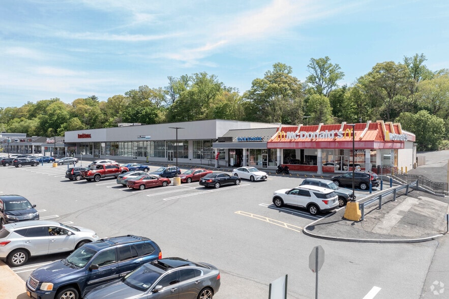 2550 Central Park Ave, Yonkers, NY à louer - Photo principale – Image 2 sur 7