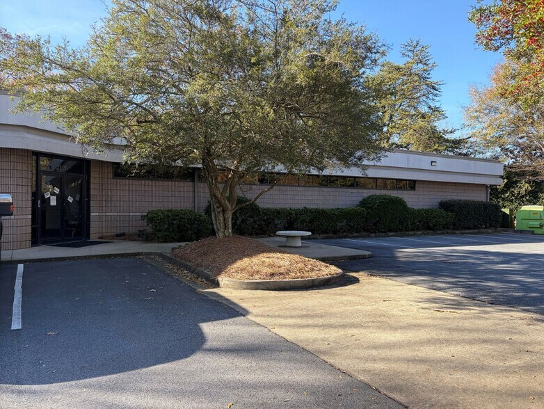 2126 Defoors Ferry Rd NW, Atlanta, GA à vendre - Photo de l’immeuble – Image 2 sur 11