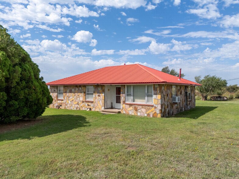 Helton Ranch, Briscoe, TX à vendre - Photo principale – Image 1 sur 26