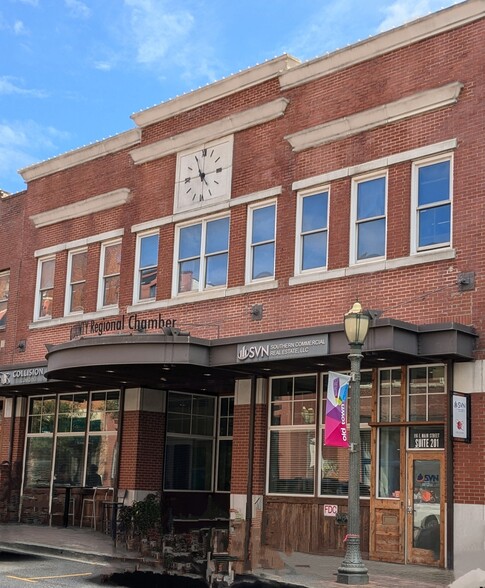 116 E Main St, Rock Hill, SC à louer - Photo de l’immeuble – Image 1 sur 10