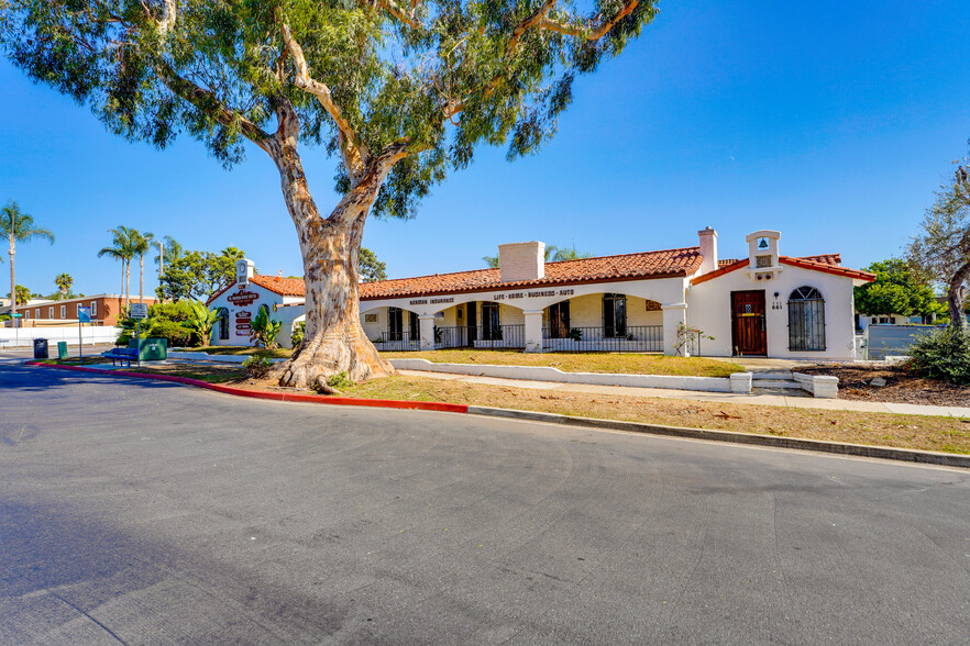 861-869 Grand Ave, Carlsbad, CA à louer - Photo de l’immeuble – Image 2 sur 12