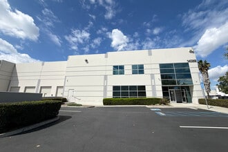 14059 Stage Rd, Santa Fe Springs, CA à louer Photo de l’immeuble– Image 1 sur 1