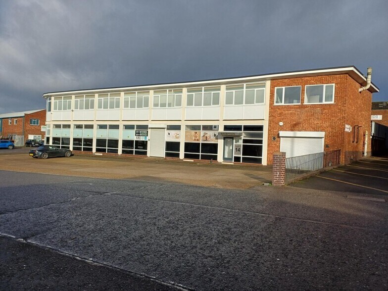 14-16 Iliffe Av, Oadby à louer - Photo de l’immeuble – Image 3 sur 5