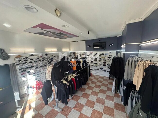 Plus de détails pour Local commercial à louer