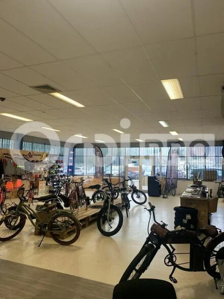 Local commercial dans Mérignac à louer - Photo de l’immeuble – Image 2 sur 5