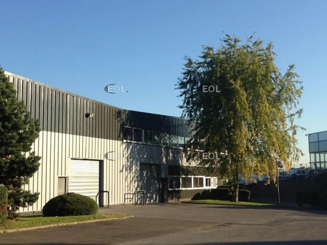 Plus de détails pour Local d'activités à louer