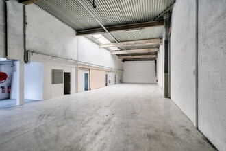 Local d’activités dans Éragny à louer Photo intérieure– Image 1 sur 4