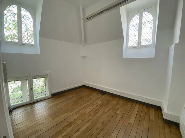 Bureau dans Reims à louer - Photo de l’immeuble – Image 2 sur 12