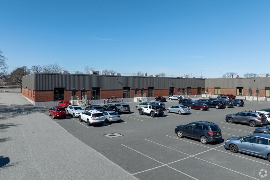 300 Commercial St, Malden, MA à louer - Photo de l’immeuble – Image 1 sur 11