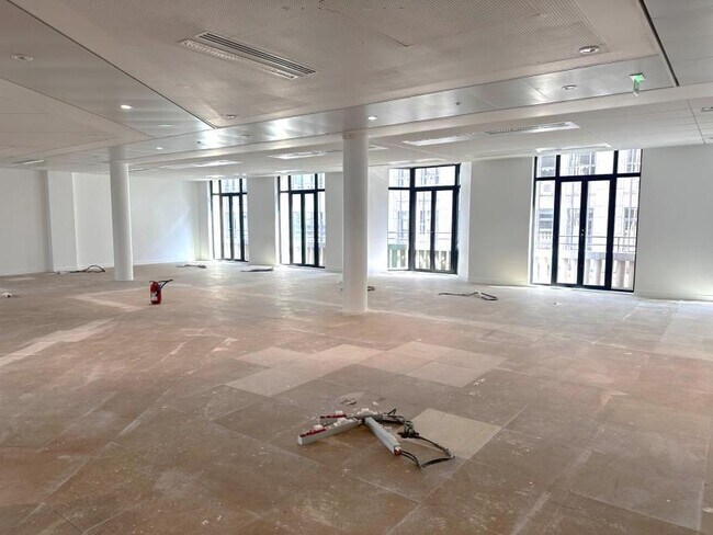 Plus de détails pour 39 Rue Washington, Paris - Bureau à louer