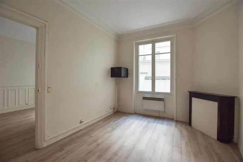 Rue Gustave Doré, Paris à vendre Photo de l’immeuble– Image 1 sur 8