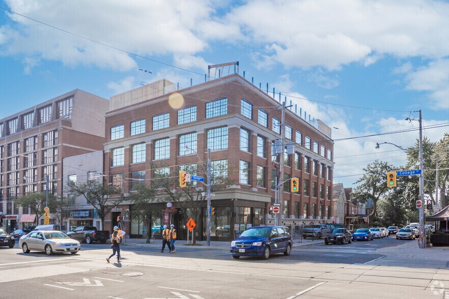533 College St, Toronto, ON à louer - Photo de l’immeuble – Image 1 sur 1