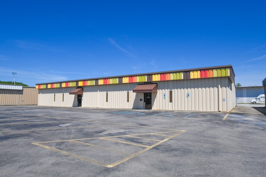 4812 Commercial Dr, Huntsville, AL à louer - Photo de l’immeuble – Image 2 sur 4