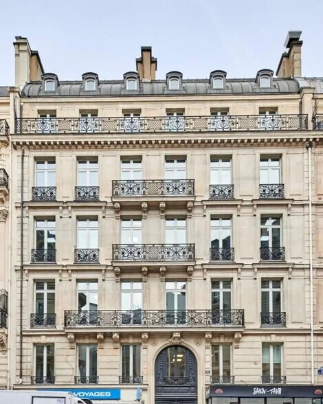 15 Rue La Fayette, Paris à louer - Photo de l’immeuble – Image 1 sur 9