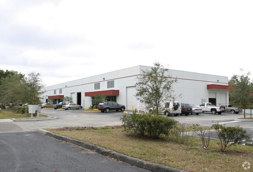 2200 Corporate Dr, Boynton Beach, FL à louer - Photo de l’immeuble – Image 2 sur 6