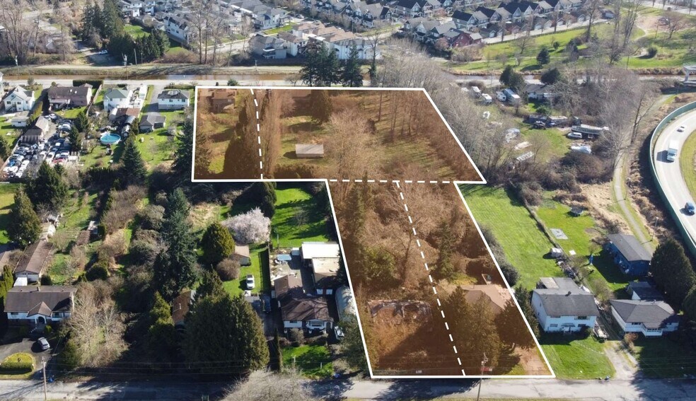 4540-4560 Thompson&4551-4571 Boundary portefeuille de 4 biens à vendre sur LoopNet.fr - Photo principale – Image 1 sur 7