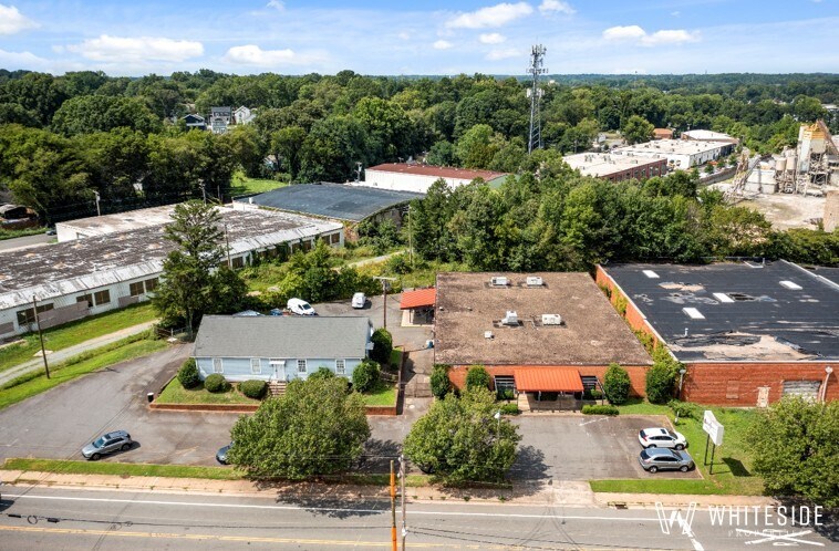 1020 Tuckaseegee Rd, Charlotte, NC à vendre - Photo de l’immeuble – Image 1 sur 7