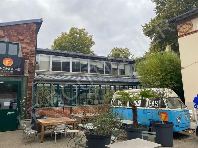 Plus de détails pour Local commercial à vendre