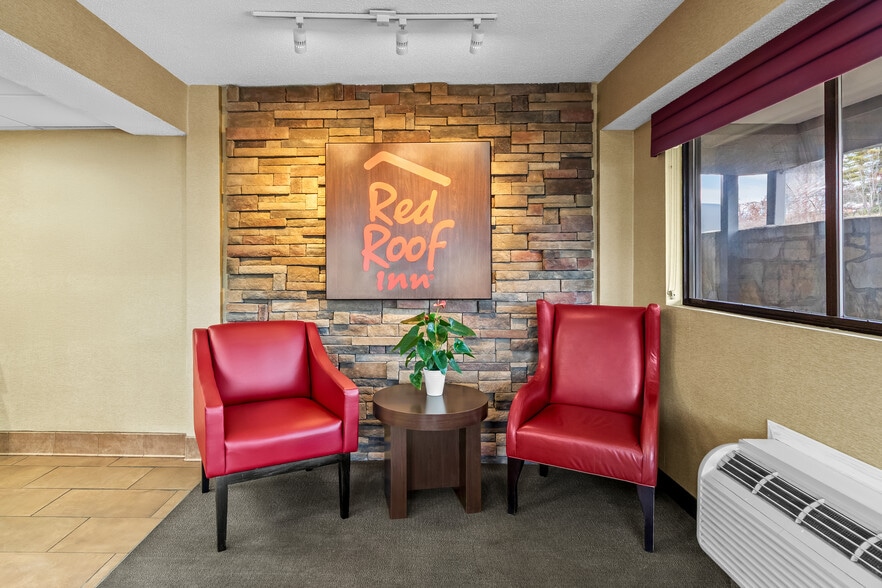 7370 Miller Ln, Dayton, OH à vendre - Hall d’entrée – Image 2 sur 12
