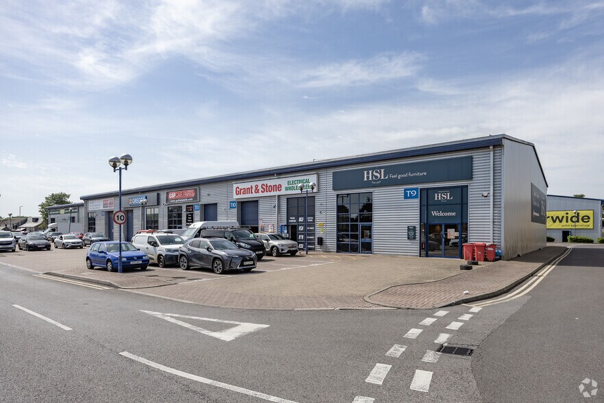 Hobley Dr, Swindon à louer - Photo principale – Image 1 sur 2