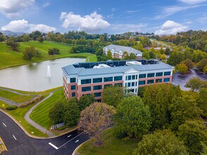 675 Peter Jefferson Pky, Charlottesville, VA - VUE AÉRIENNE  vue de carte - Image1