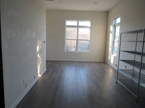 100 Lakeview Ave, Jamesburg, NJ à louer Photo de l’immeuble– Image 2 sur 2