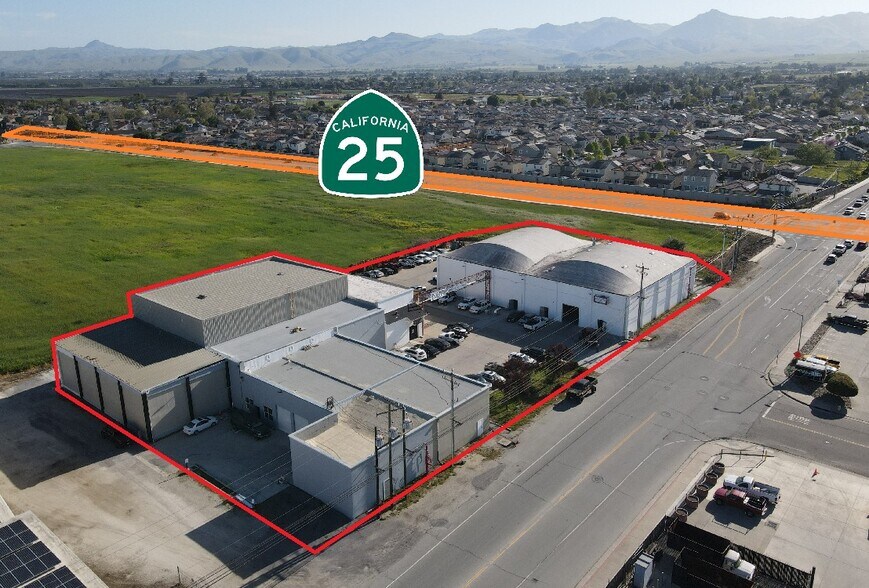 320 Hillcrest Rd, Hollister, CA à vendre - Photo de l’immeuble – Image 2 sur 7