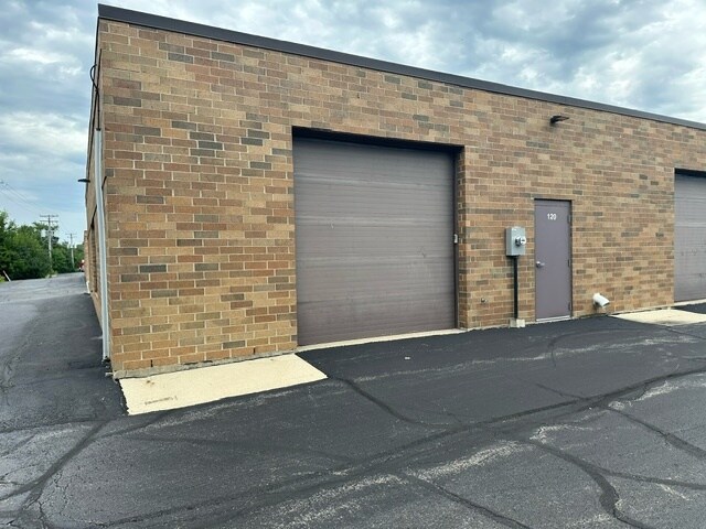 720 Industrial Dr, Cary, IL à vendre - Photo de l’immeuble – Image 2 sur 8