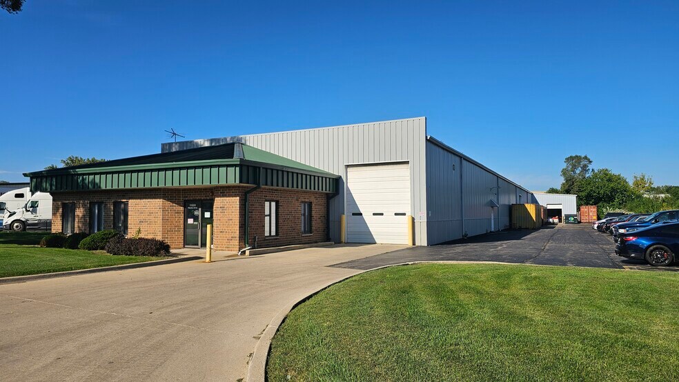 1180 Atlantic Dr, West Chicago, IL à louer - Photo de l’immeuble – Image 2 sur 20