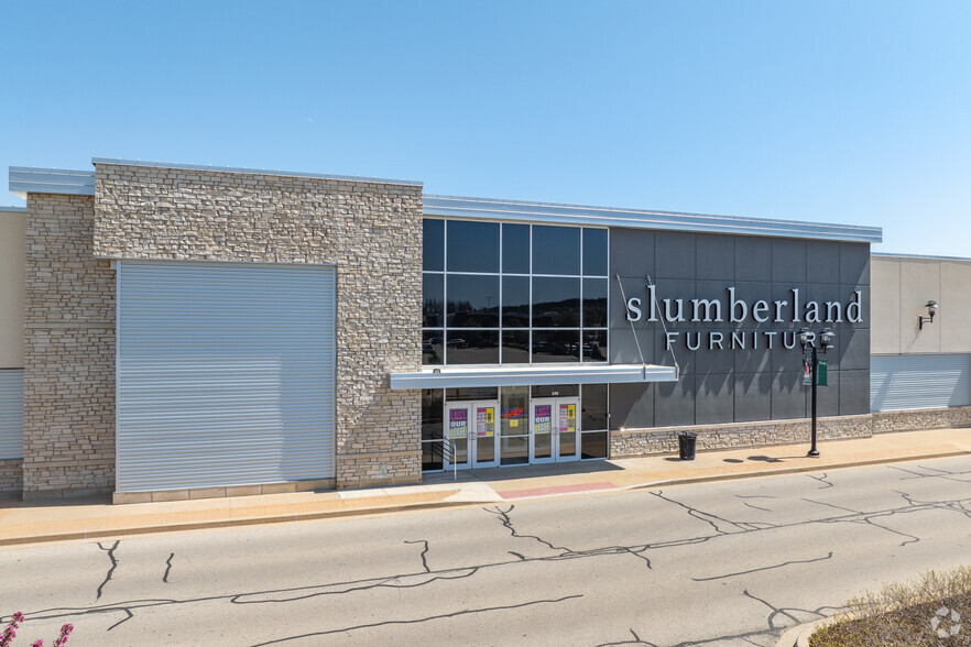 340 W Washington St, East Peoria, IL à louer - Photo principale – Image 1 sur 3
