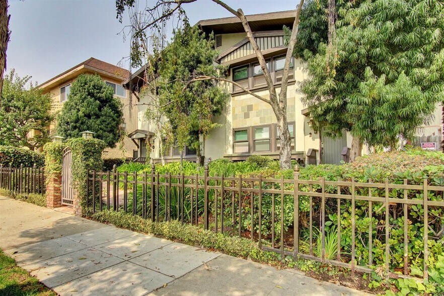 1511 12th St, Santa Monica, CA à vendre - Photo de l’immeuble – Image 1 sur 27