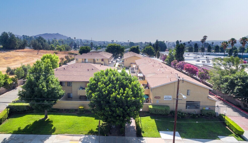 4631 Hedrick Ave, Riverside, CA à vendre - Photo principale – Image 2 sur 10