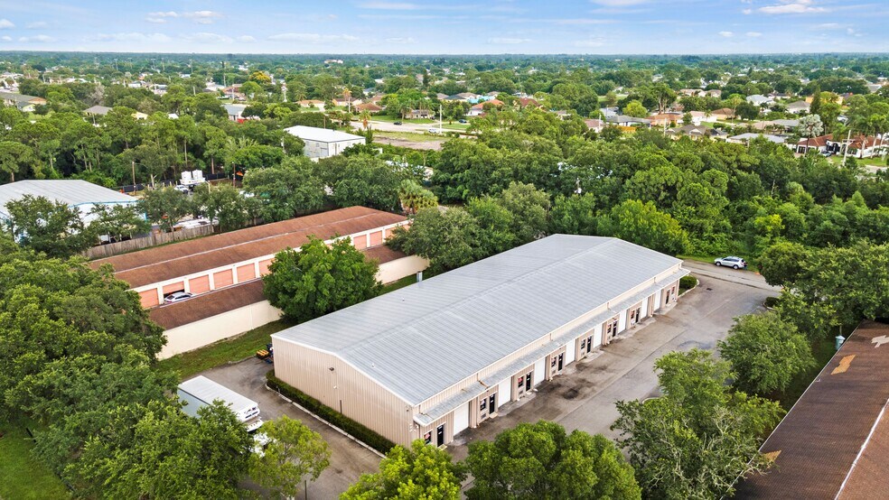1250-1264 SW Biltmore St, Port Saint Lucie, FL à louer - Photo principale – Image 1 sur 68