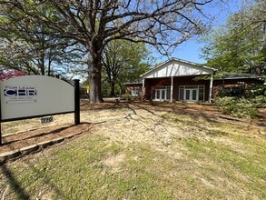 770 Gaines School Rd, Athens, GA à louer Photo de l’immeuble– Image 2 sur 23