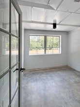 1881 Howell Mill Rd NW, Atlanta, GA à louer Photo intérieure– Image 1 sur 1