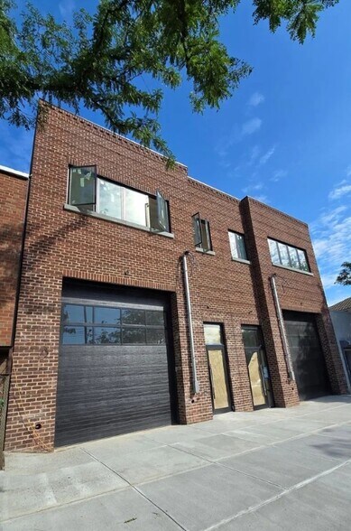 1826-1828 Steinway St, Astoria, NY à vendre - Photo de l’immeuble – Image 2 sur 3