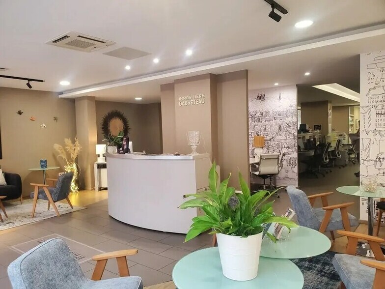 Local commercial dans Lyon à louer - Photo de l’immeuble – Image 2 sur 4