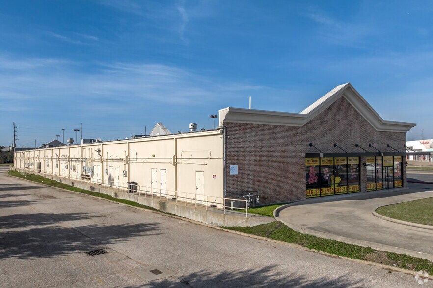 15015 Westheimer Rd, Houston, TX à louer - Photo de l’immeuble – Image 2 sur 4