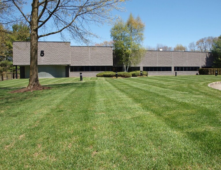 5 Stewart Ct, Denville, NJ à louer - Photo de l’immeuble – Image 1 sur 4
