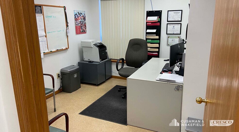14500 N Industrial Ave, Maple Heights, OH à louer - Photo de l’immeuble – Image 3 sur 9