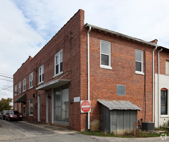 111 N Main St, Four Oaks, NC à louer - Photo de l’immeuble – Image 2 sur 5