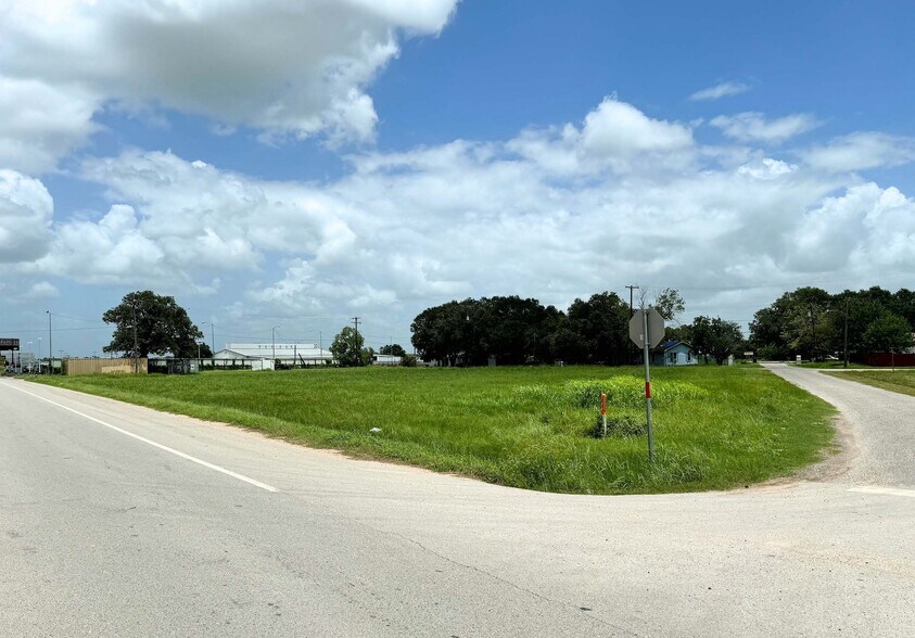 00 Business 290 N., Hempstead, TX à vendre - Photo de l’immeuble – Image 2 sur 5