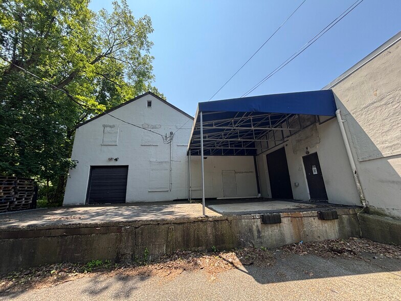 41 Woodbine St, Bergenfield, NJ à vendre - Photo de l’immeuble – Image 3 sur 8