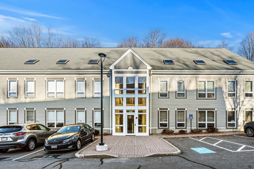 491 Maple St, Danvers, MA à louer - Photo de l’immeuble – Image 2 sur 5