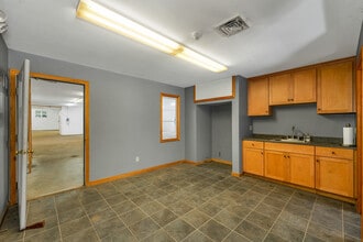 147 Middle Rd, Center Tuftonboro, NH à vendre Photo intérieure– Image 2 sur 24