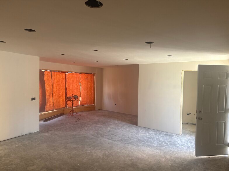 5521 El Cajon Blvd, San Diego, CA à louer - Photo de l’immeuble – Image 3 sur 12