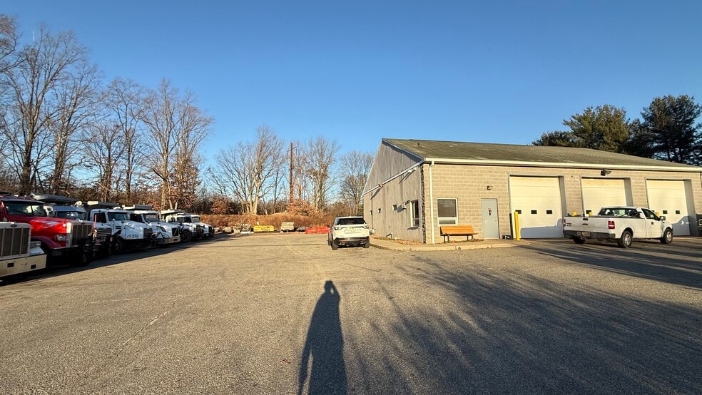 3211 Bordentown Ave, Parlin, NJ à vendre - Photo de l’immeuble – Image 3 sur 7